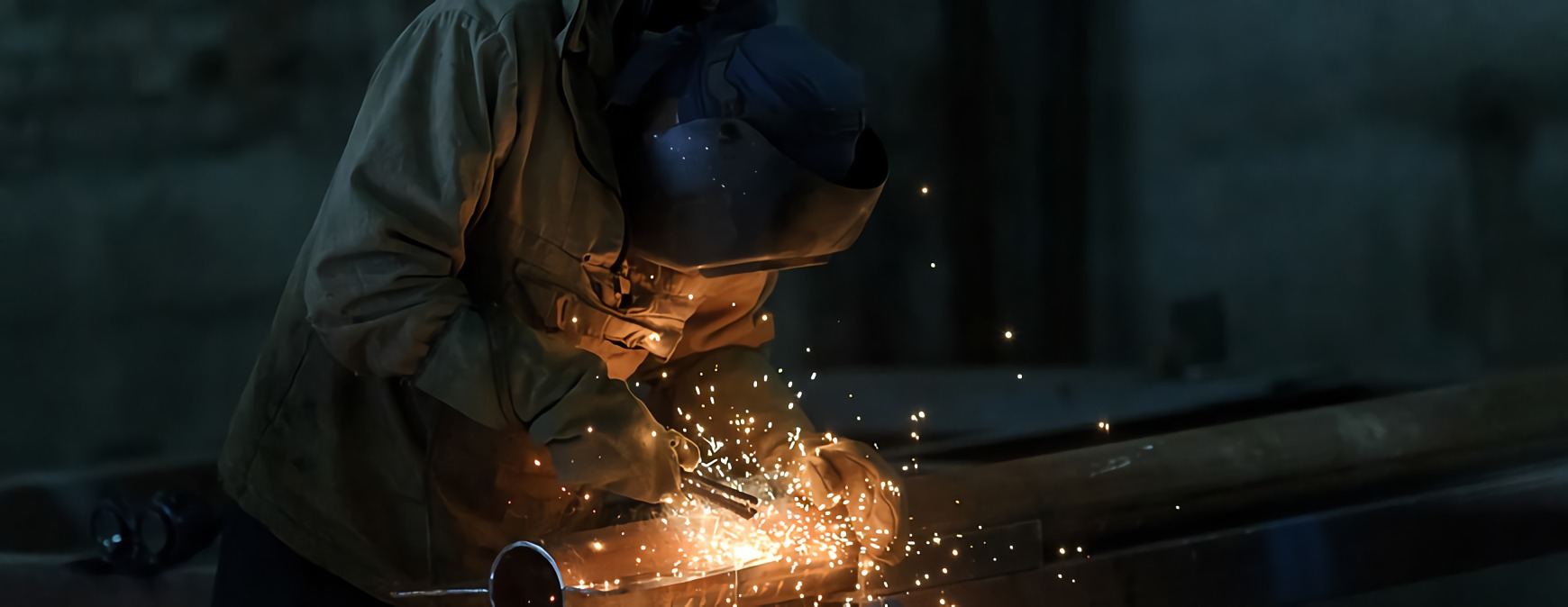 welding a pipe