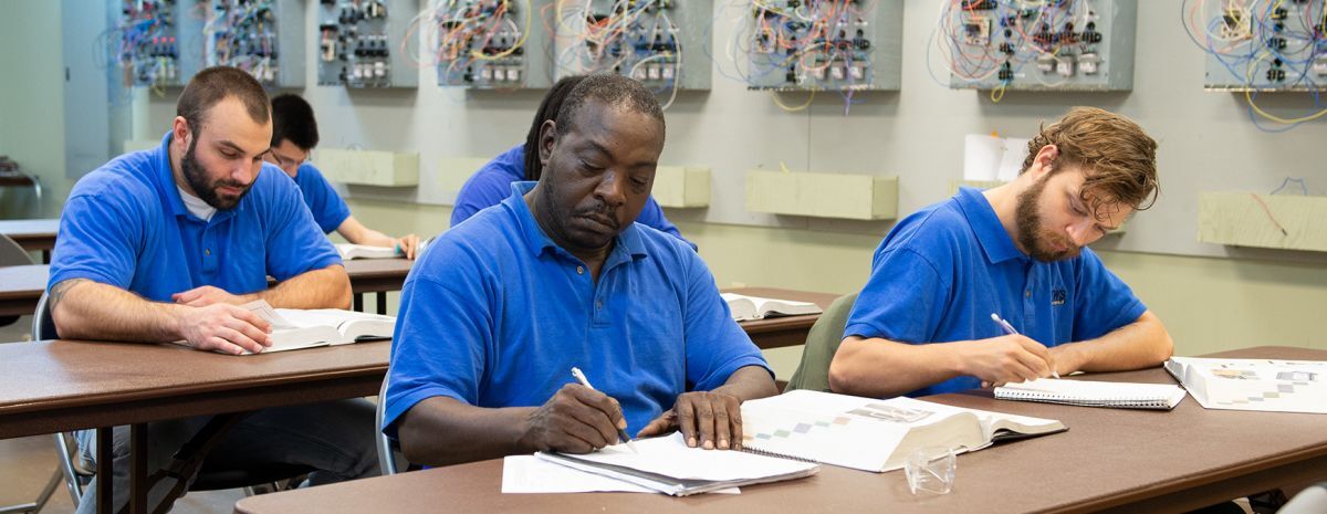 students at hvac class